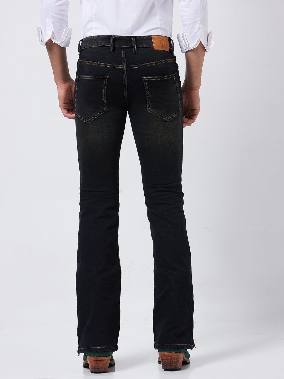 Premium Bootcut Jeans with Distress and Bottom Chain Detail – Stylishly Designed in Vintage Olive Green Hue